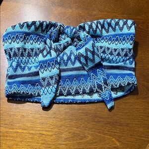 SHEIN Blue Patterned Crop Top